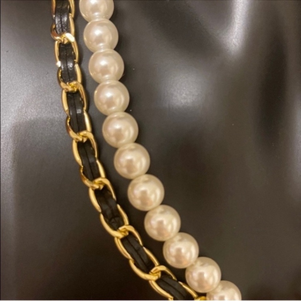 Chanel Gold and Black Chain Necklace with Pearl Accents - Picture 4 of 10